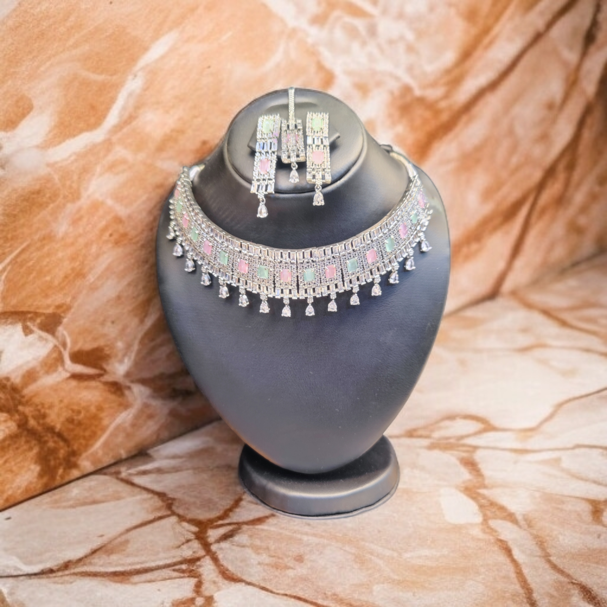 SAPPHIRE VINTAGE TRENDY NECKLECE SET. - TS COLLECTIONS